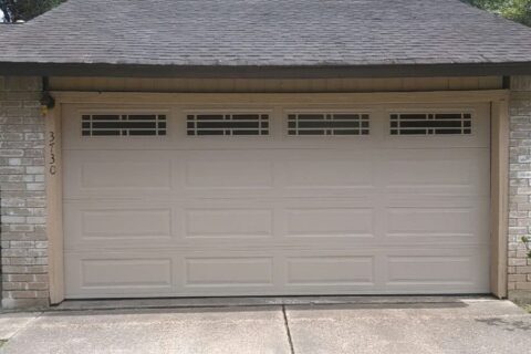 How to Deal with a Broken Garage Door? Who to Call to Get it fixed in No Time?
