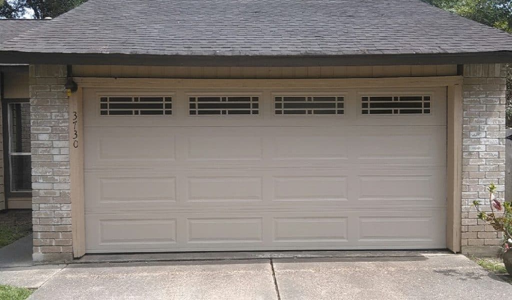 How to Deal with a Broken Garage Door? Who to Call to Get it fixed in No Time?